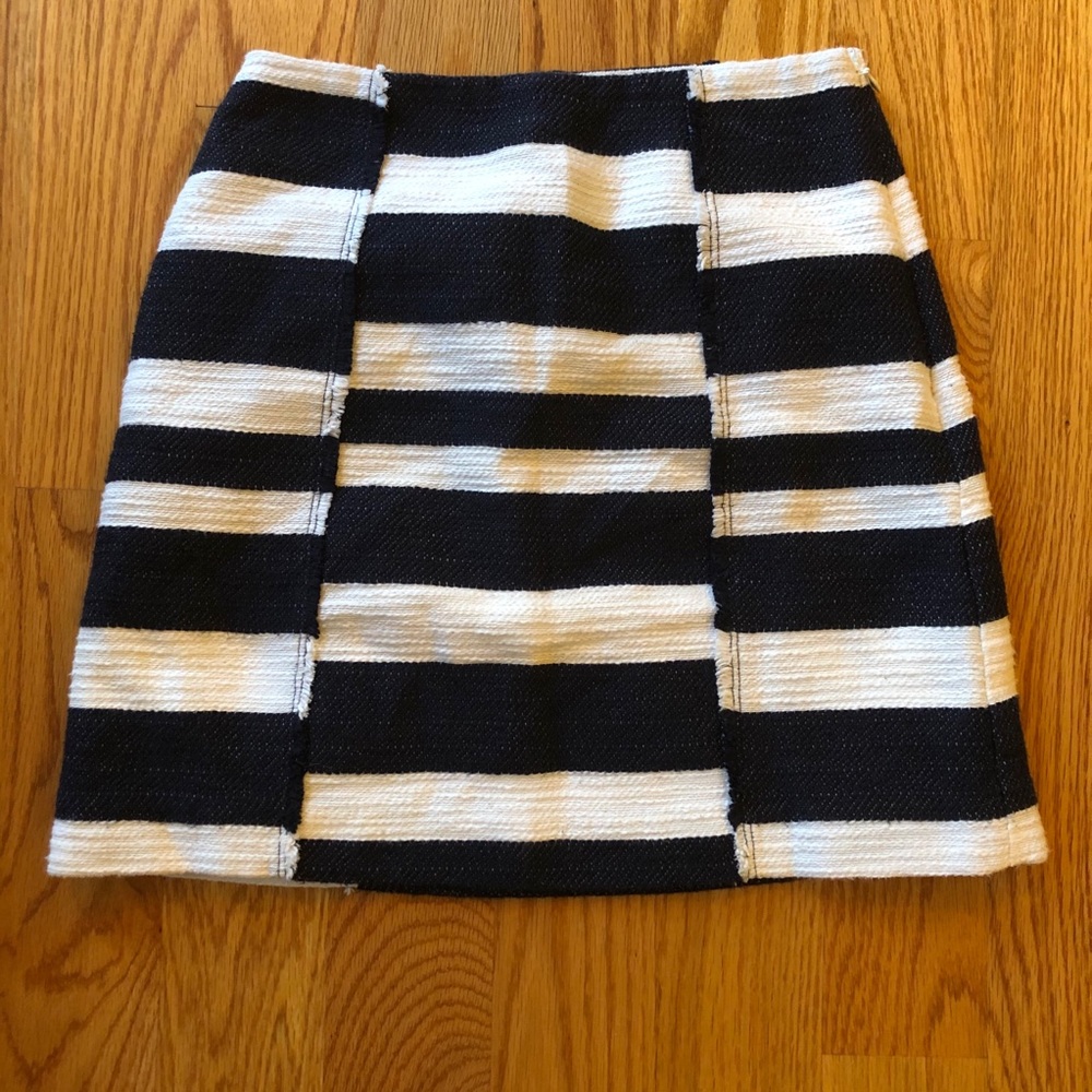 Ann Taylor loft blue & white stripe skirt 00P